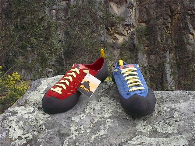 Pies de gato rojo y azul, el clásico anuncio